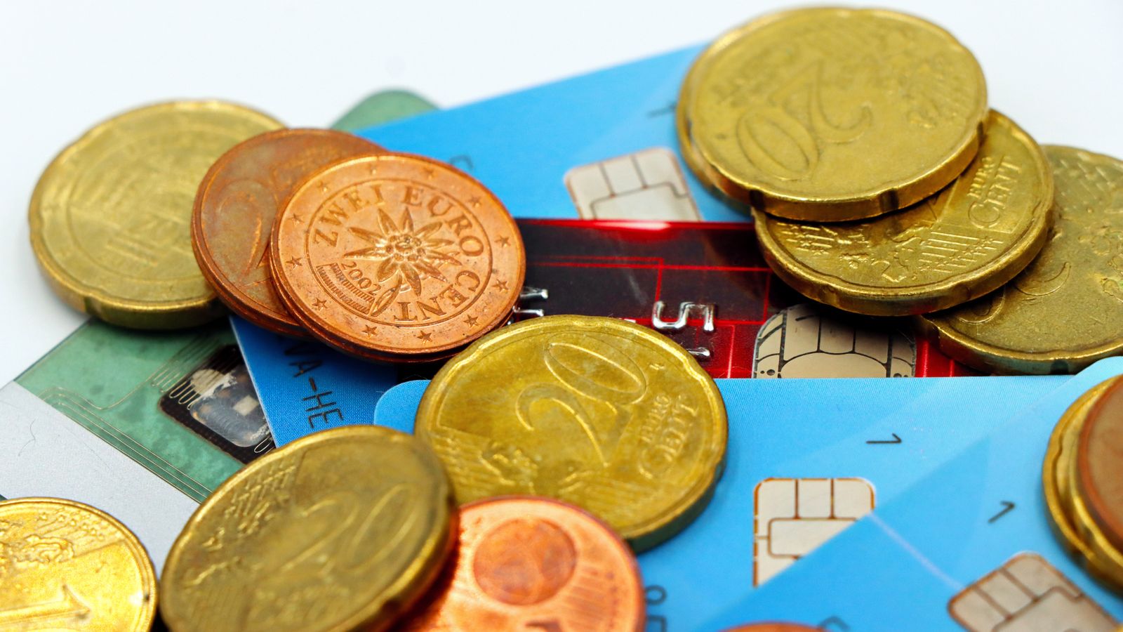 Bankkarte am Geldautomaten